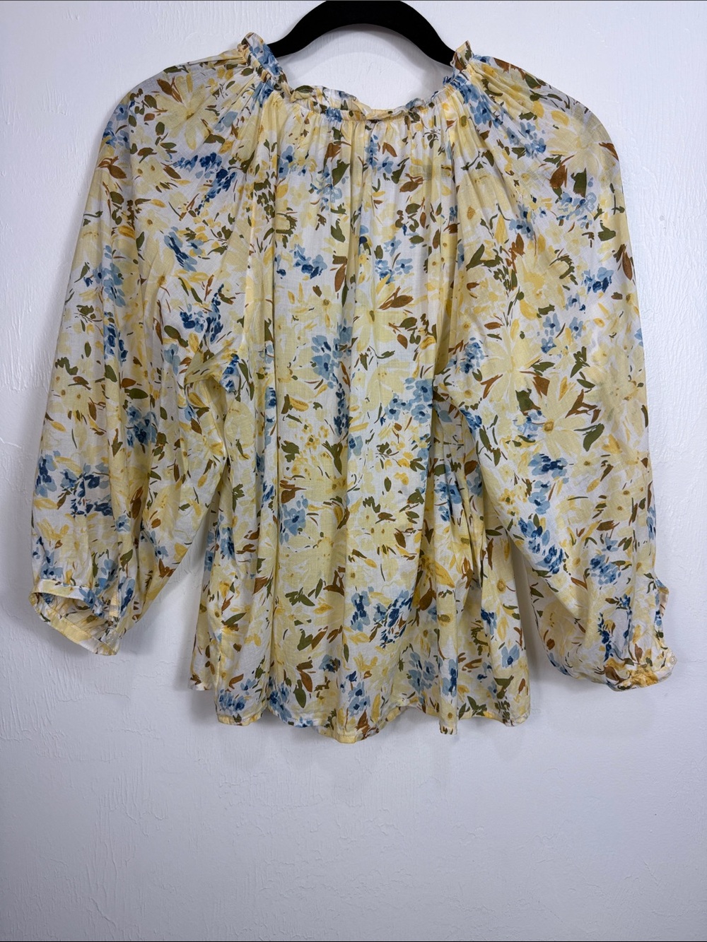 Vineyard Vines Yellow Blue Floral Split Neck Peasant Blouse Size M - Picture 4 of 8